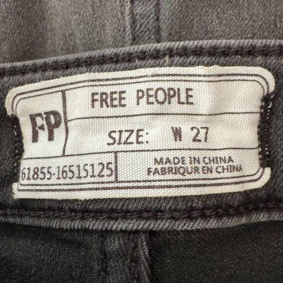FREE PEOPLE WOMEN'S HIGH RISE DARK WASH JUST FLOAT ON FLARE JEANS SIZE 27 - Picture 5 of 8
